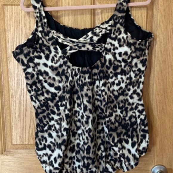 TrimShaper Women's Carmela leopard Underwire crossback one piece swimsuit size 8 - Picture 6 of 16